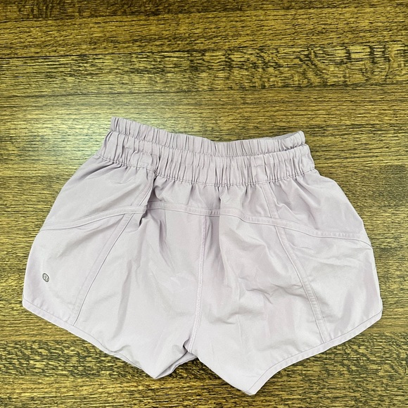 lululemon hotty hot shorts - Picture 4 of 4